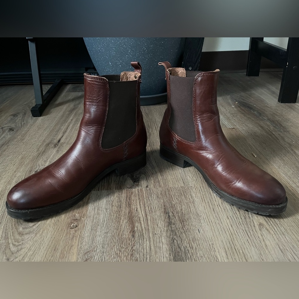 Frye Double Sole Chelsea Boots - Cognac